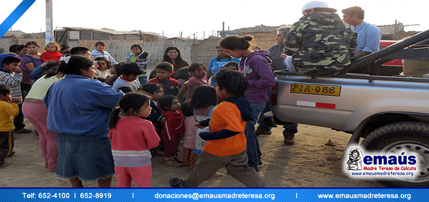 Donación de ropa en Chincha 2013