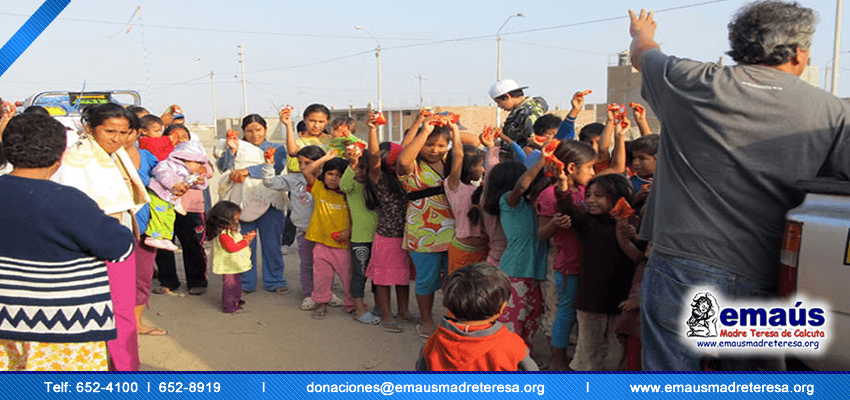 Donación de ropa en Chincha 2013