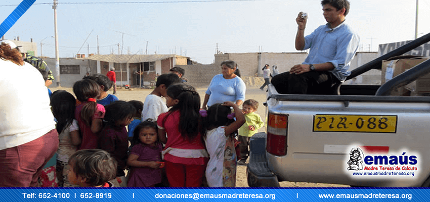 Donación de ropa en Chincha 2013