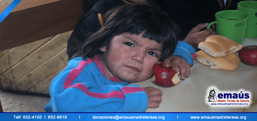 Donación de desayunos en Villa María del Triunfo 2013