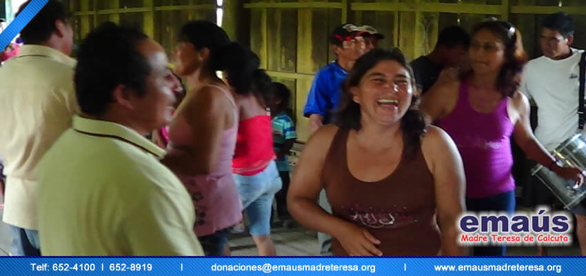 Donación de máquina piladora de arroz en Iquitos 2013