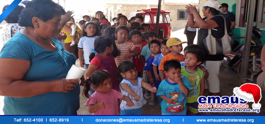 Donación de juguetes por campaña navideña en Lima 2013