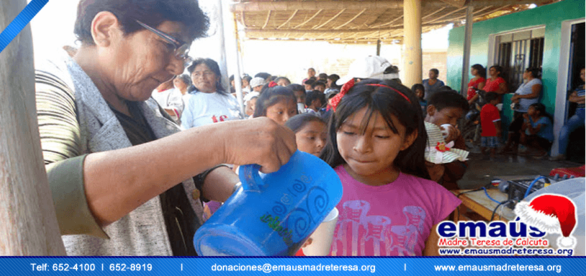 Donación de juguetes por campaña navideña en Lima 2013