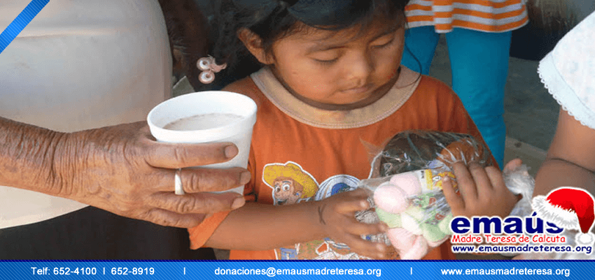 Donación de juguetes por campaña navideña en Lima 2013