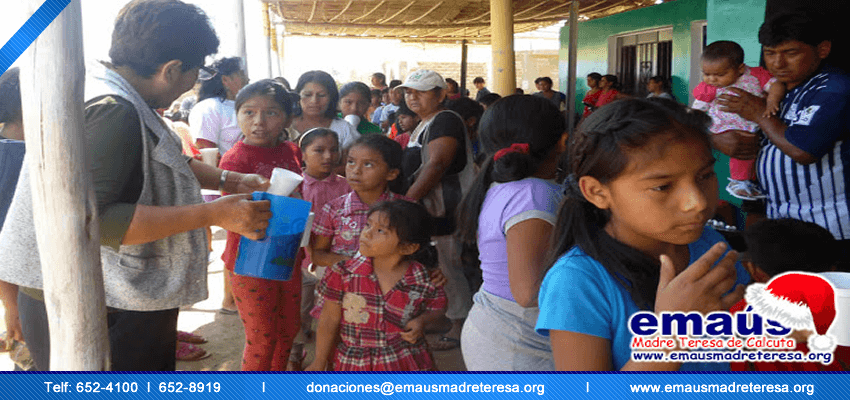 Donación de juguetes por campaña navideña en Lima 2013