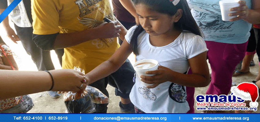 Donación de juguetes por campaña navideña en Lima 2013
