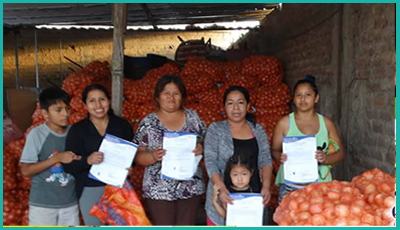 Donación de cebollas para los comedores populares
